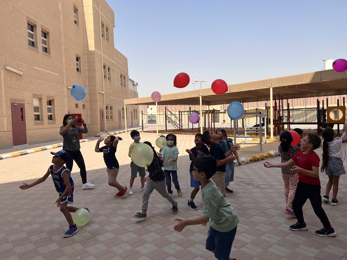 shina_george's tweet photo. “Never give up” fun activity!  First week of school! Grade 1 @ISGDmm https://t.co/RlMrT6HQgB
