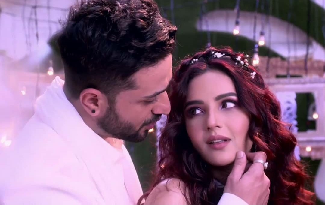 Nishi95388419's tweet photo. The wise men said,” That Nothing in this life is guaranteed”. But we know you have the skills and experience to thrive in each phase of your life.

@jasminbhasin 

SAJAUNGA LUTKAR BHI OUT
 #JasminBhasin 
#JasLy #SajaungaLutkarBhi https://t.co/TtINr8uhiB