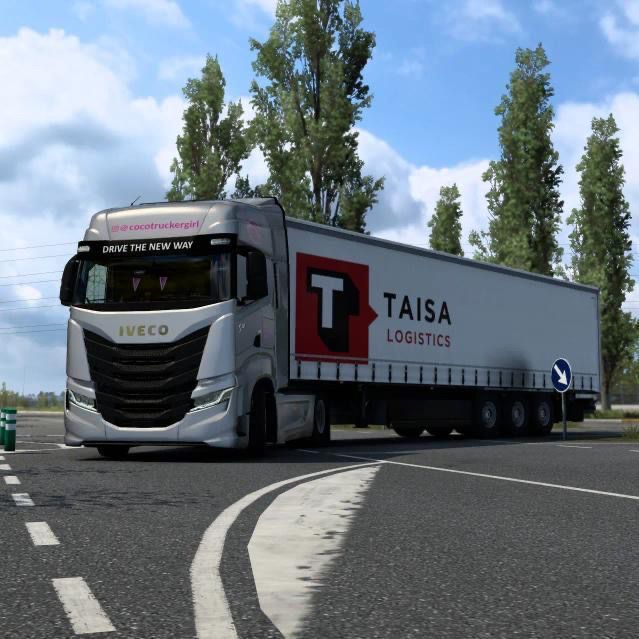 IvecoES's tweet photo. Hoy es el #DiaInternacionalDelVideojuego 🎮 y aunque estamos seguros de que tu #IVECO S-WAY no tiene nada que envidiarle al de la ficción ¡esta vez queremos que nos muestres tu diseño digital! 🚛👌
📸 IVECO S-WAY de @oticg diseñado para @eurotruck2br https://t.co/gh78rYX7es