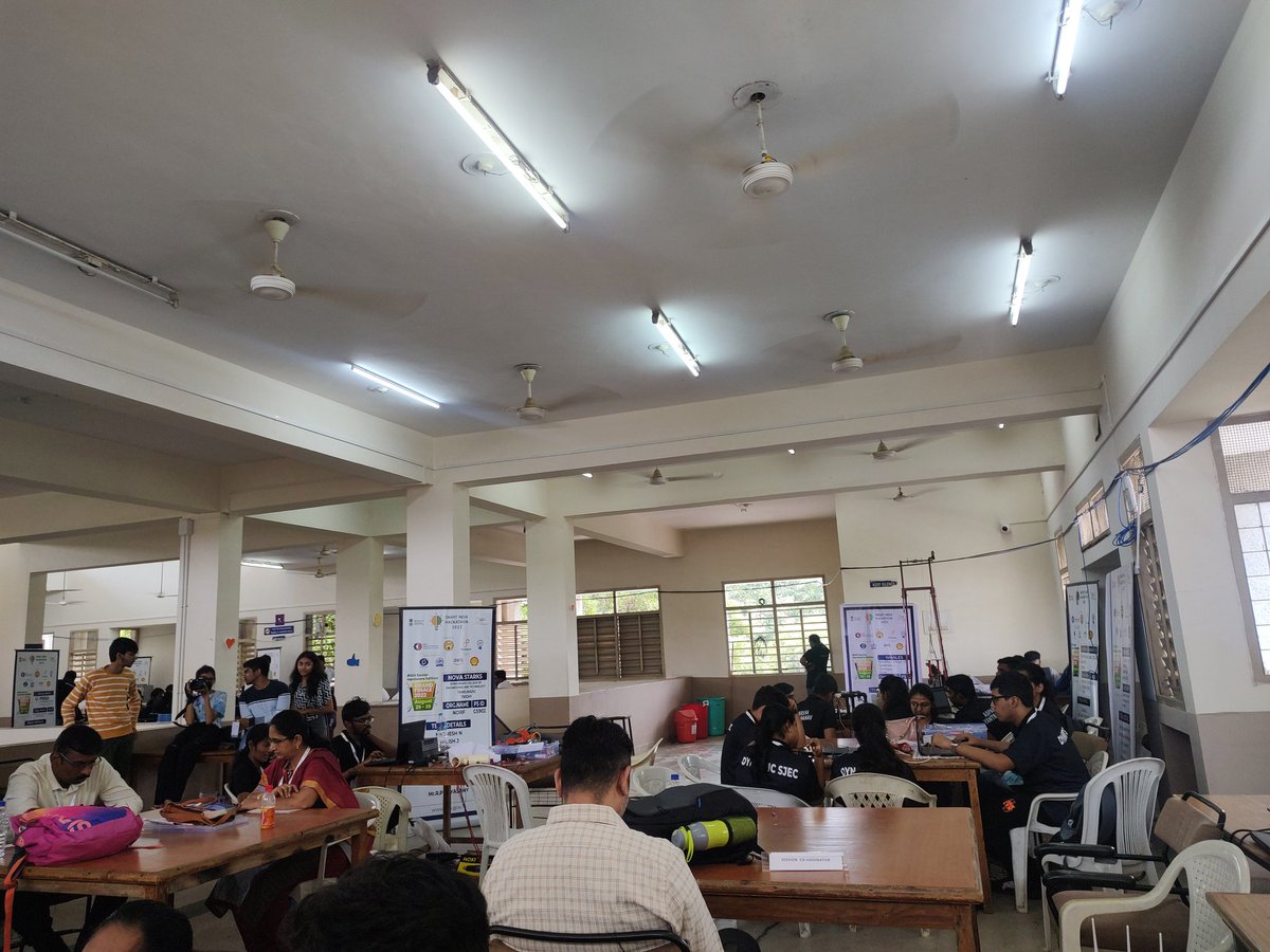 Ibrahim921818's tweet photo. Finally after a 5 days of experience this #SIH2022 came to an end,in this 5 days we  failed sometimes we succeed sometimes but at the end we learned something we explored different ideas  with different young minds of India by keeping all the stuff in our hearts let's go a head.. https://t.co/QufqTnahbL