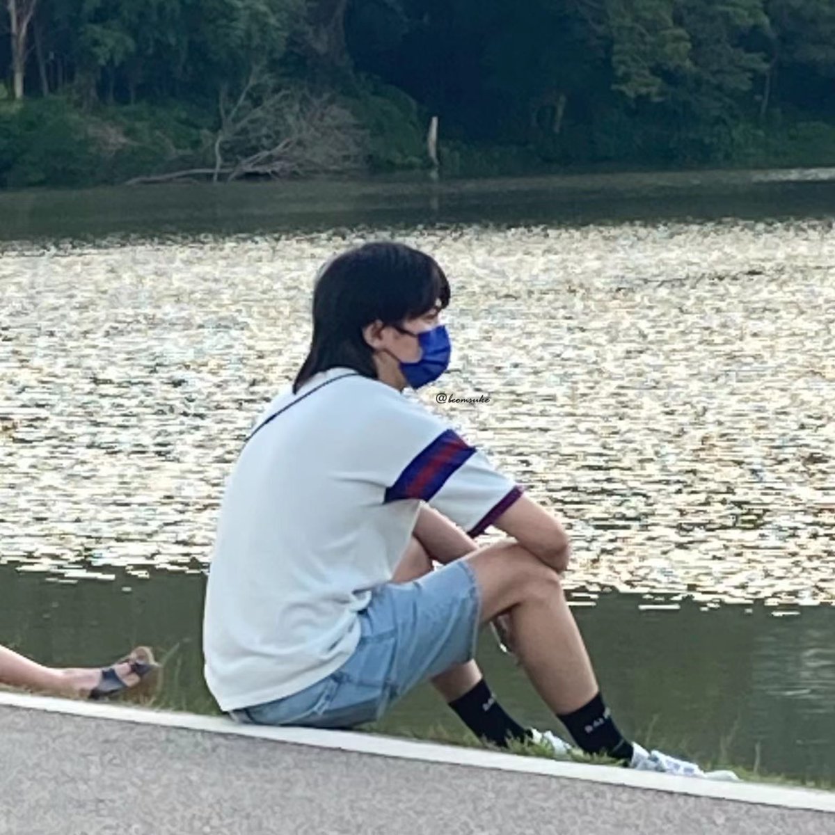 BbbZhouzhou's tweet photo. Why has he been absent for a whole month?
Is it really because of too much schedule?
Then why does someone always bump into him and take a picture with him.Please give an explanation @beoncloud_th #buildjakapandeservebetter https://t.co/tjeldSdAuH