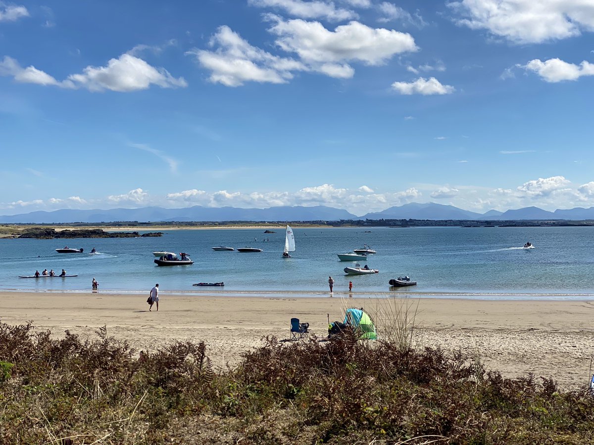 Traeth Llydan. Part of a 20 mile walk around parts of the Ynys Cybi coastal path🚶‍♂️ #TraethLlydan #Anglesey #NorthWales #Landscape #RobinsonRoams