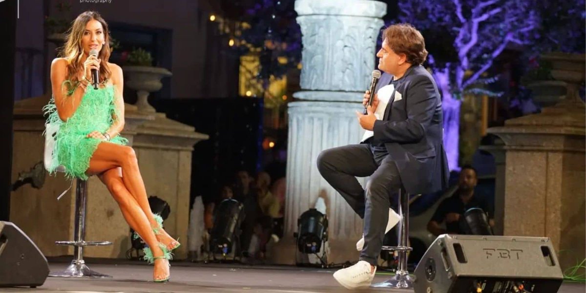 omniadigitale's tweet photo. Assegnati i premi “Vela d’Argento” nel corso dell’omonima kermesse di successo che si è tenuta il 25 agosto in piazza del Popolo a Cetraro paese, #annatatangelo #cetraro #cetrarosummerfest #elisabettagregoraci #regionecalabria #velaargento #virginiasaba
https://t.co/7sc7WK9i1K https://t.co/GXO62wcntu
