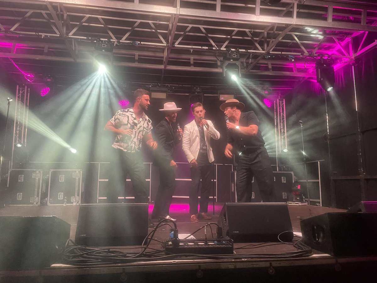 Clare144's tweet photo. Omg the morning after, you can tell you had a fantastic night when your legs and feet are aching and you can hardly talk… I am out of practice… I must go to more @the_overtones gigs… xx https://t.co/ghvohIaebN