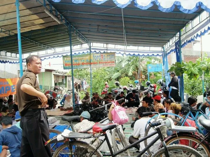 GusBS's tweet photo. Mengenang KeBodrekanku.
Eksis Belasan Tahun sbg Media Kecil Tanpa Lapan Anam...!!!
Bila kemudian ada yg dicopot jabatannya, dipecat, dan bahkan dipenjara akibat tulisanku, ya gosah nyalahin saya...🙏🙏🙏 https://t.co/ys9YVsmgmh