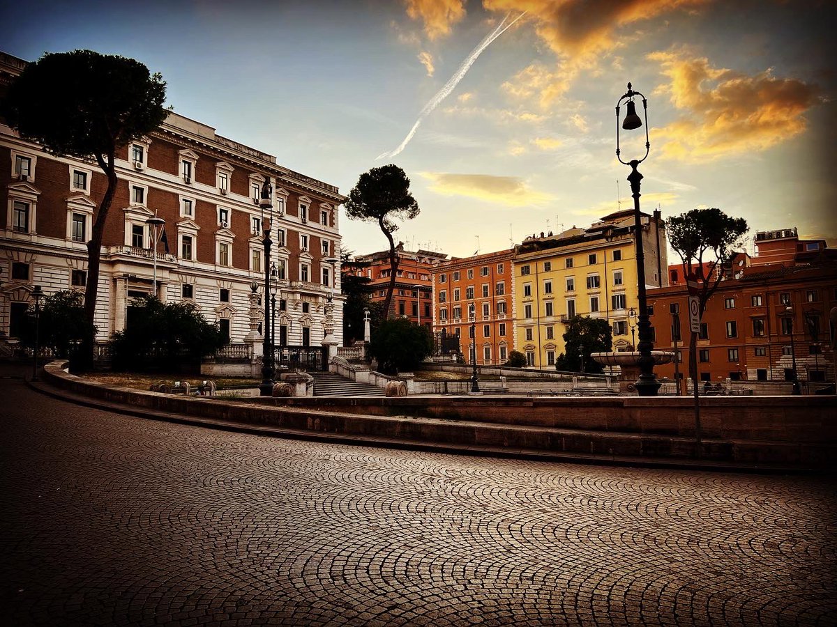 ryandiliberto's tweet photo. La Roma non delude! ❤️☕️🌍#Italiano #rome2022 #summervacation #coveragebeyond @TMobile https://t.co/ci3zv6i6rD