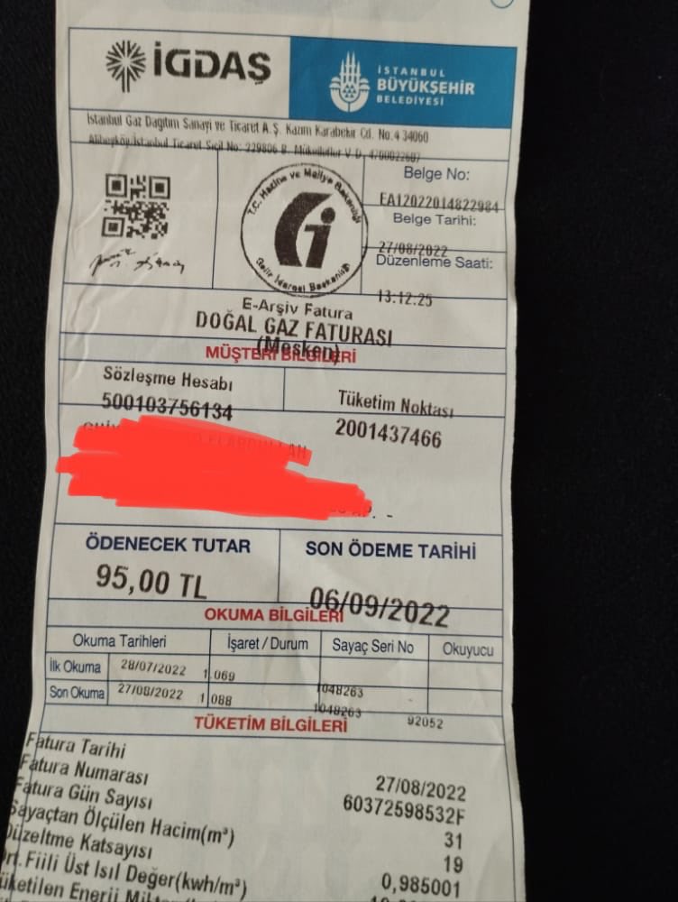 hayat_resimde's tweet photo. Aynı anda 5 cihaza bağlı ağır hasta bebeği olan kiracı bir annenin faturalarıdır bana hasta ve hasta bakan bir mazlumun duası lazım diyen kardeşlerime duyrulur 🤲✋🏻 https://t.co/VZNWP2zWxF