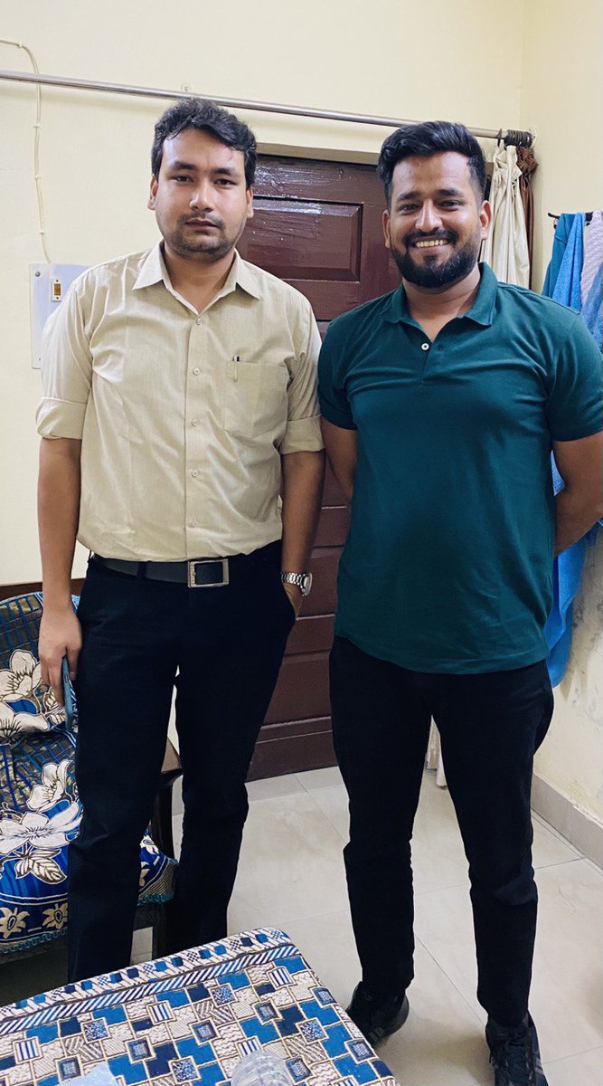 haidersaif0's tweet photo. Throwback
SDM Aligarh 
Zafar Bhai 
#aligh #amu #aligarh #upsc https://t.co/sENX35pgMr