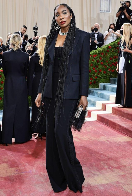STRAWB3RR1EZ's tweet photo. @ii_ashleyx #AshleysAEMetGala
Venus Williams <33 (reference is on the right) https://t.co/o63J3yNU4T