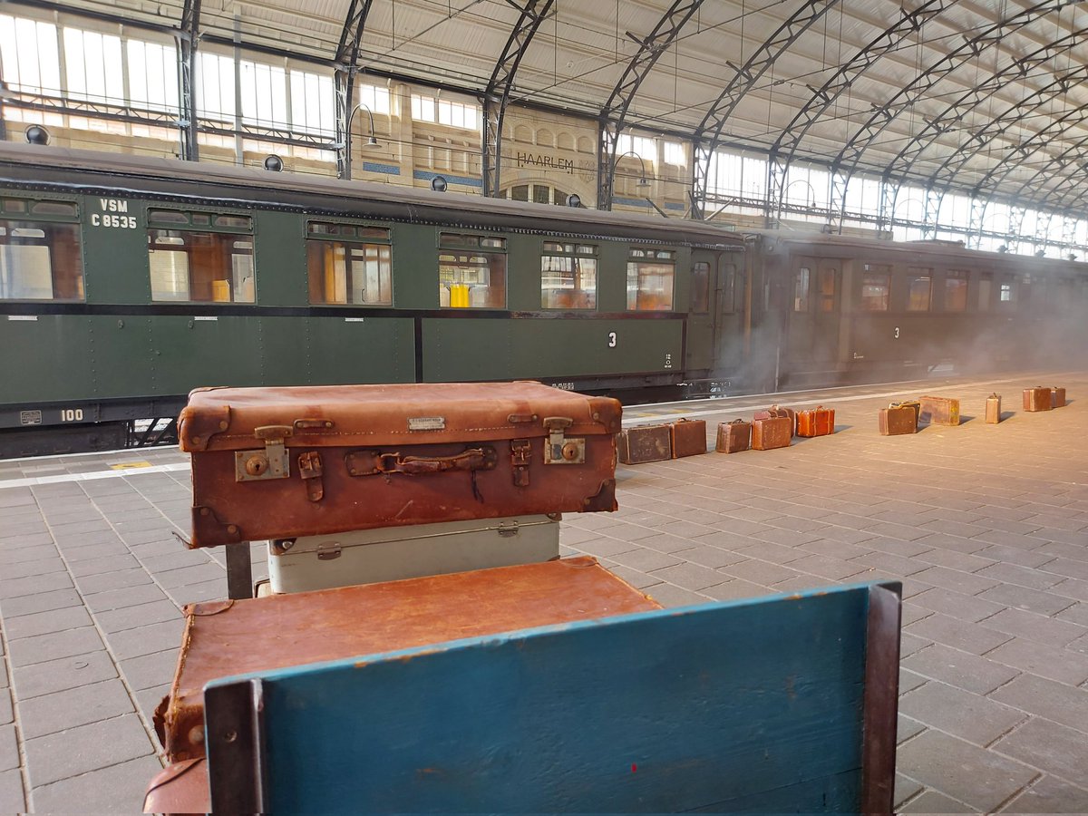 RemconS's tweet photo. Na een lange, maar ontzettend bijzondere draaidag op het station van Haarlem gaan we vandaag vrolijk verder met de introductiedag van de nieuwe Werktuigbouwkunde-studenten bij #HUIDE https://t.co/LabndsqDA2
