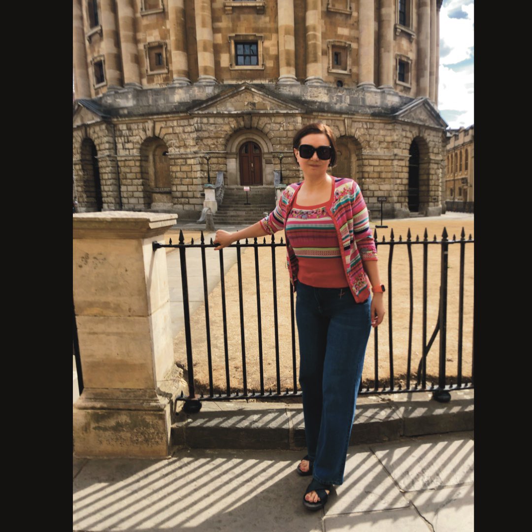 Hi Friends, thought I’d post this pic of me wearing my Christian Lacroix twinset, bought in London 20 years ago!  

Bit of news.

This year, I’ve lost 20kg (50 pounds) so far! I feel so much better!

Silver linings ❤️

#style #vintage #fashion #weightloss #oxford