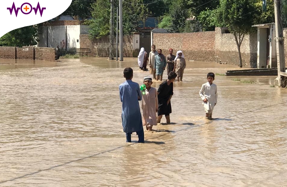WoWHealthPK1's tweet photo. WoW Health Pakistan saving lives in Charsadda, in partnership with CHEF International.

Flood victims can call us 24/7 on our Flood Relief Hotline: 0335-5558626

#WoWHealthPK #FloodsInPakistan #FloodRelief #Pakistan #PakistanFloods https://t.co/ErNAj3lvDO
