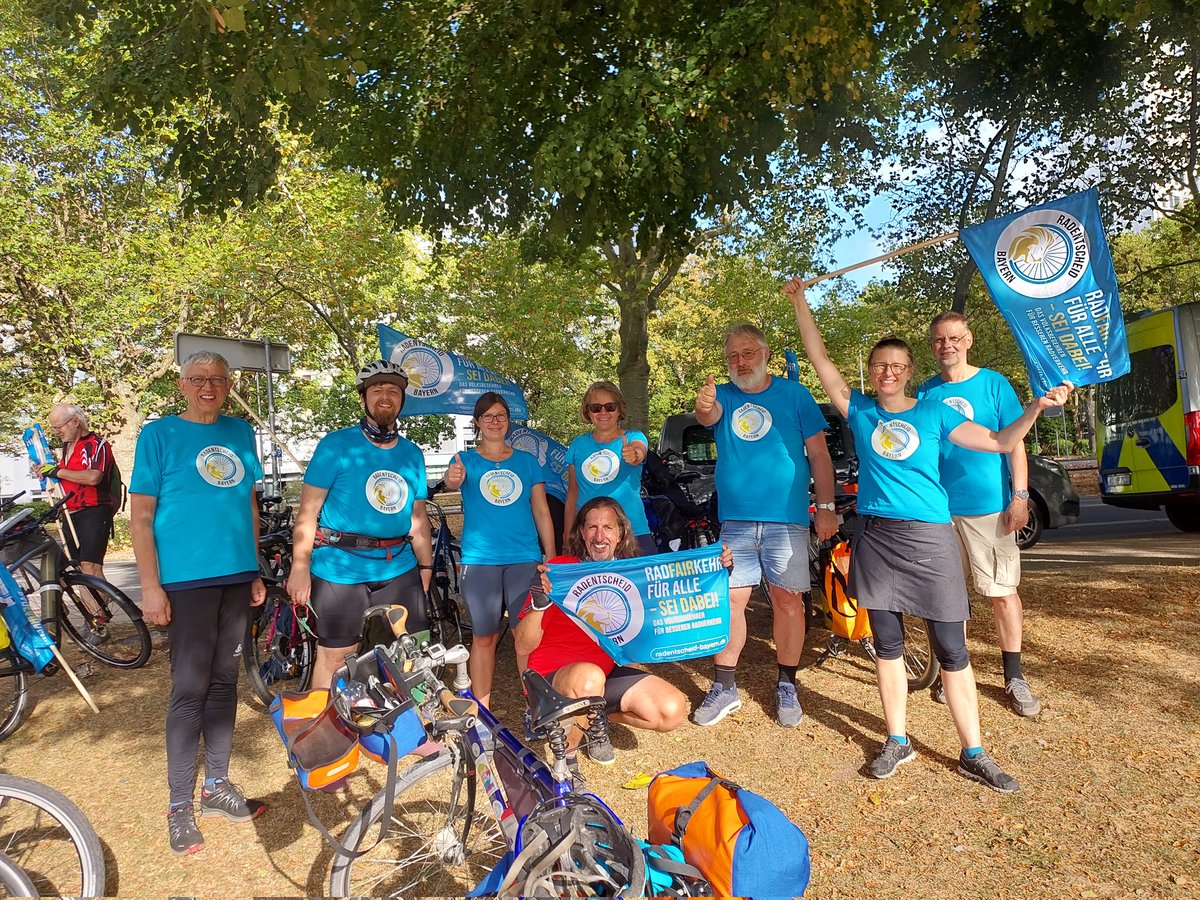 Übernahme des Staffelstabs #Radentscheid_by 
#verkehrswende2808 
Wir brauchen eine Verkehrswende in GANZ Deutschland... ganz Europa...