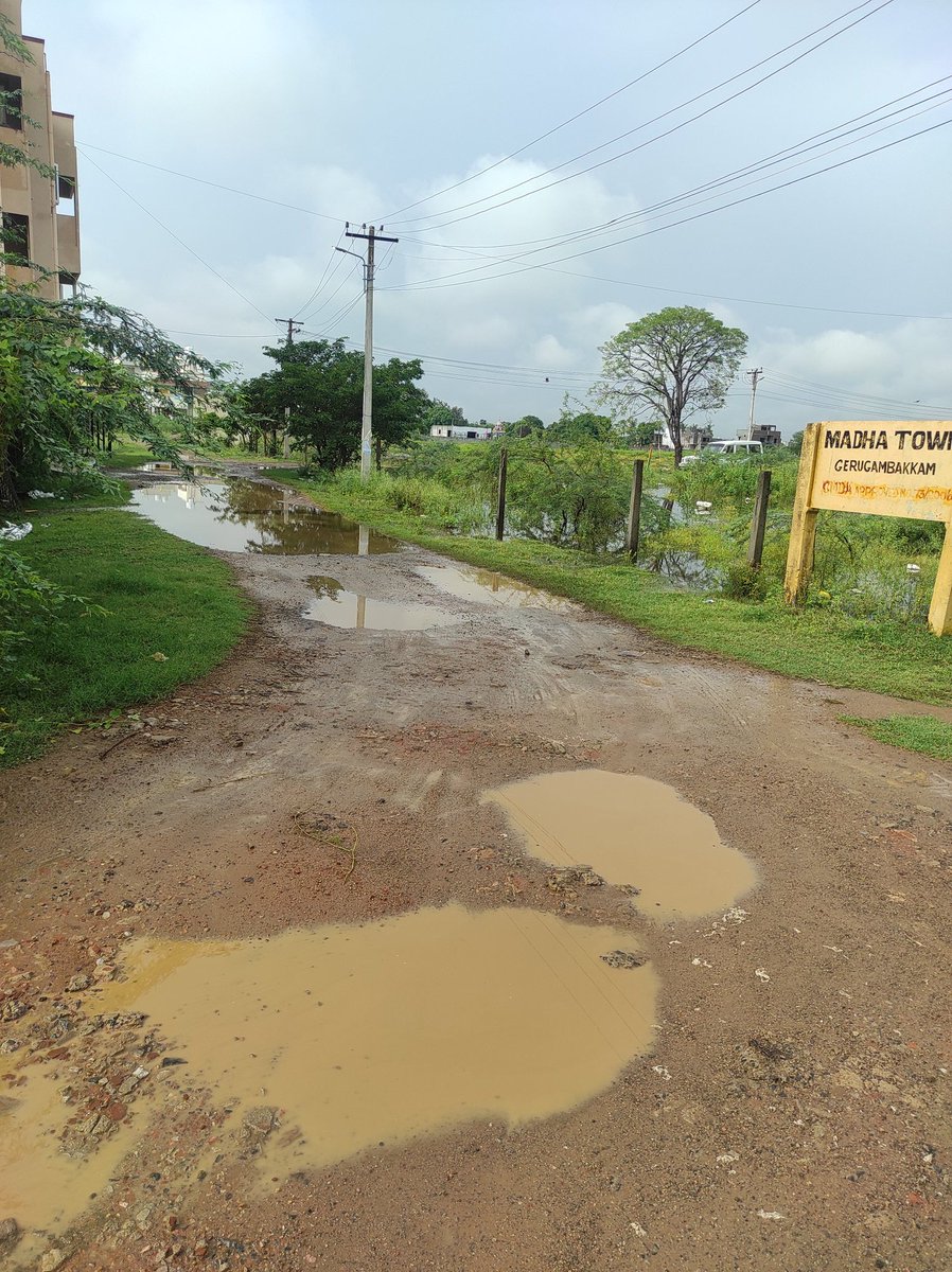 BSathis03628734's tweet image. @thamoanbarasan @KanchiCollector  @CMOTamilnadu #suffering #alandur people, due to mud roads more than 500 commuters #childrens  going to school , office become difficult kindly help Ramachandra Nagar Gergumbakkam panchayat Madha townships please help you Constituency people.