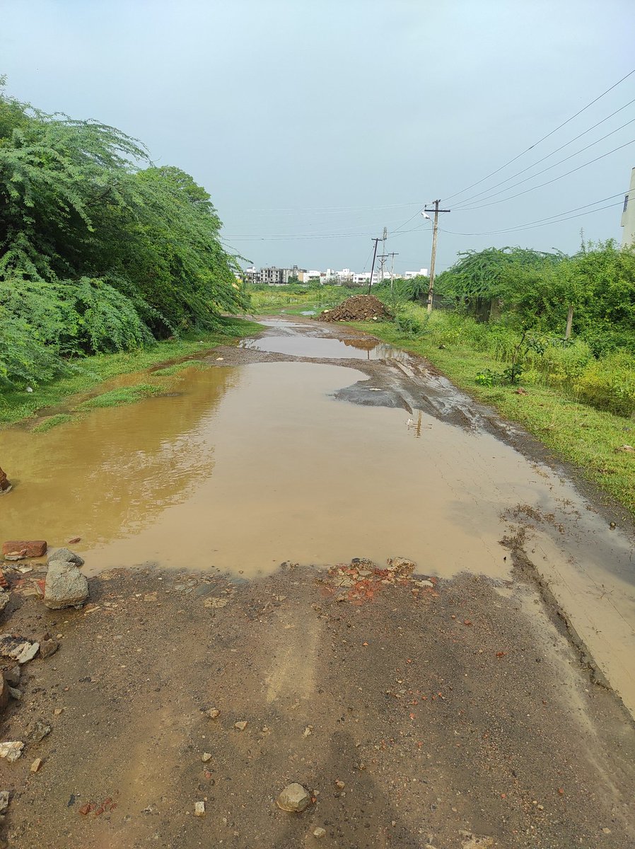 BSathis03628734's tweet image. @thamoanbarasan @KanchiCollector  @CMOTamilnadu #suffering #alandur people, due to mud roads more than 500 commuters #childrens  going to school , office become difficult kindly help Ramachandra Nagar Gergumbakkam panchayat Madha townships please help you Constituency people.