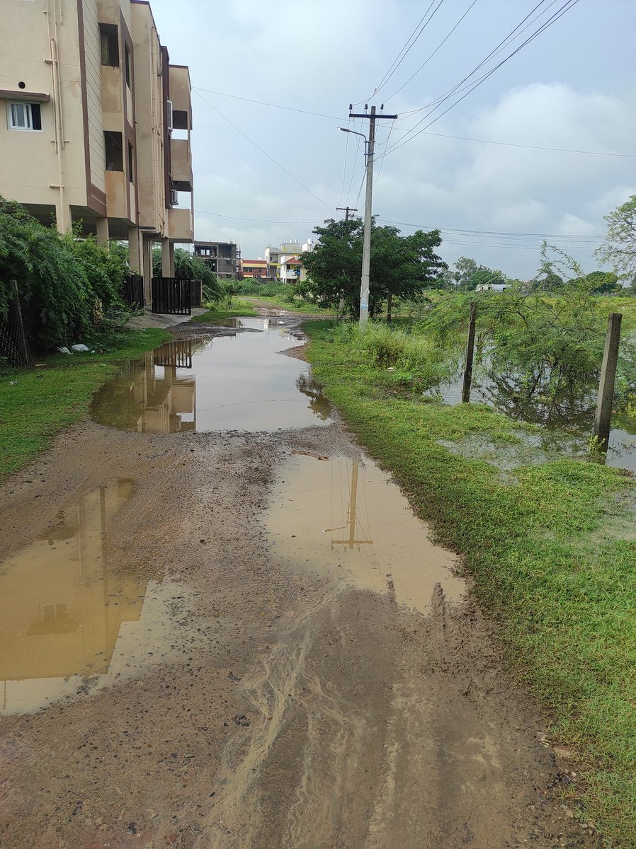 BSathis03628734's tweet image. @thamoanbarasan @KanchiCollector  @CMOTamilnadu #suffering #alandur people, due to mud roads more than 500 commuters #childrens  going to school , office become difficult kindly help Ramachandra Nagar Gergumbakkam panchayat Madha townships please help you Constituency people.