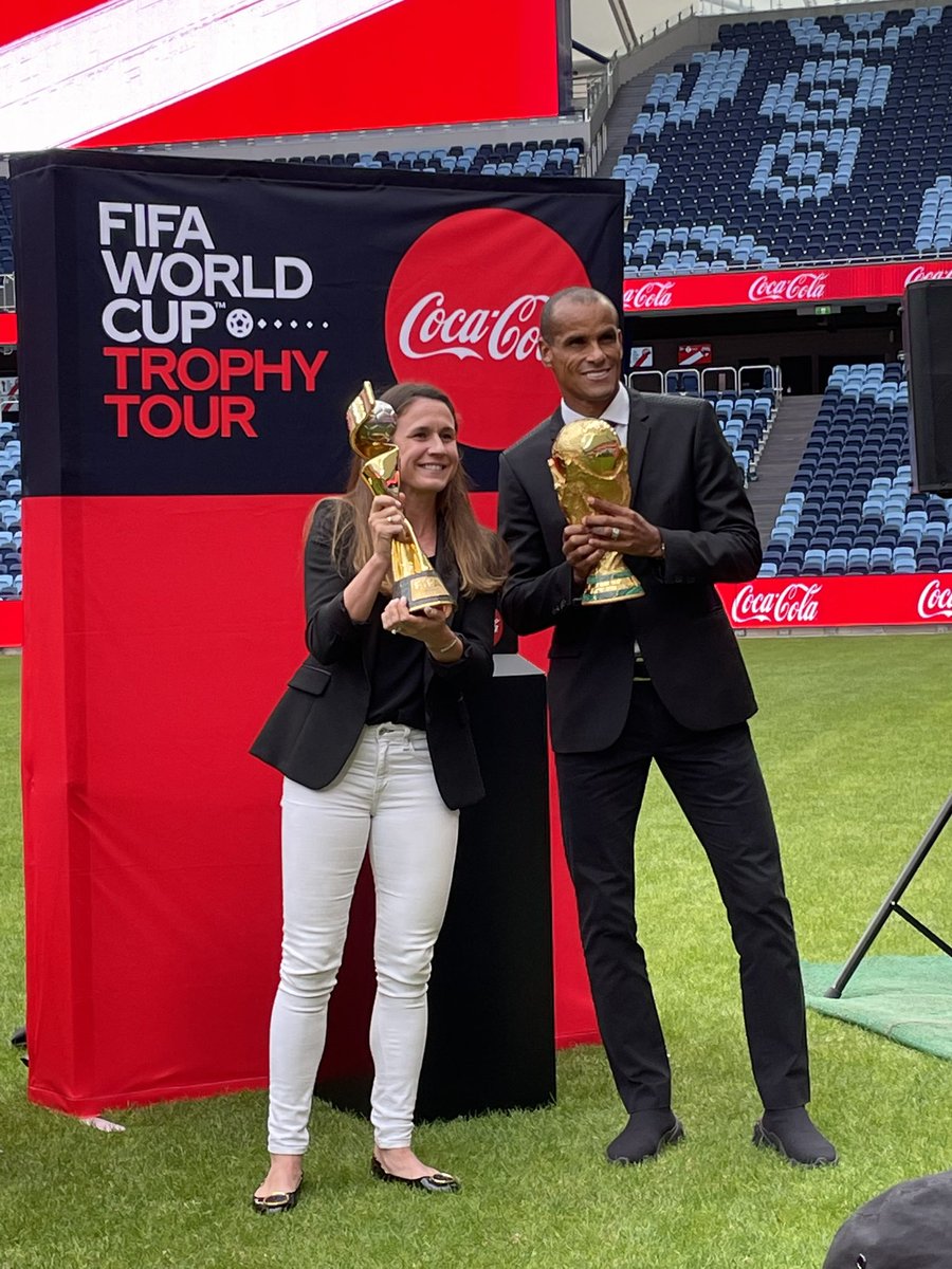 SarahWidera's tweet photo. Nice moment out at #SFS this afternoonβ¦ two trophies, two Legends ππΌ Great to see so many old faces on home soil too πͺπΌβ€οΈ #FWCTT #FIFAWWC #BeyondGreatness https://t.co/sKVTpF9GYn