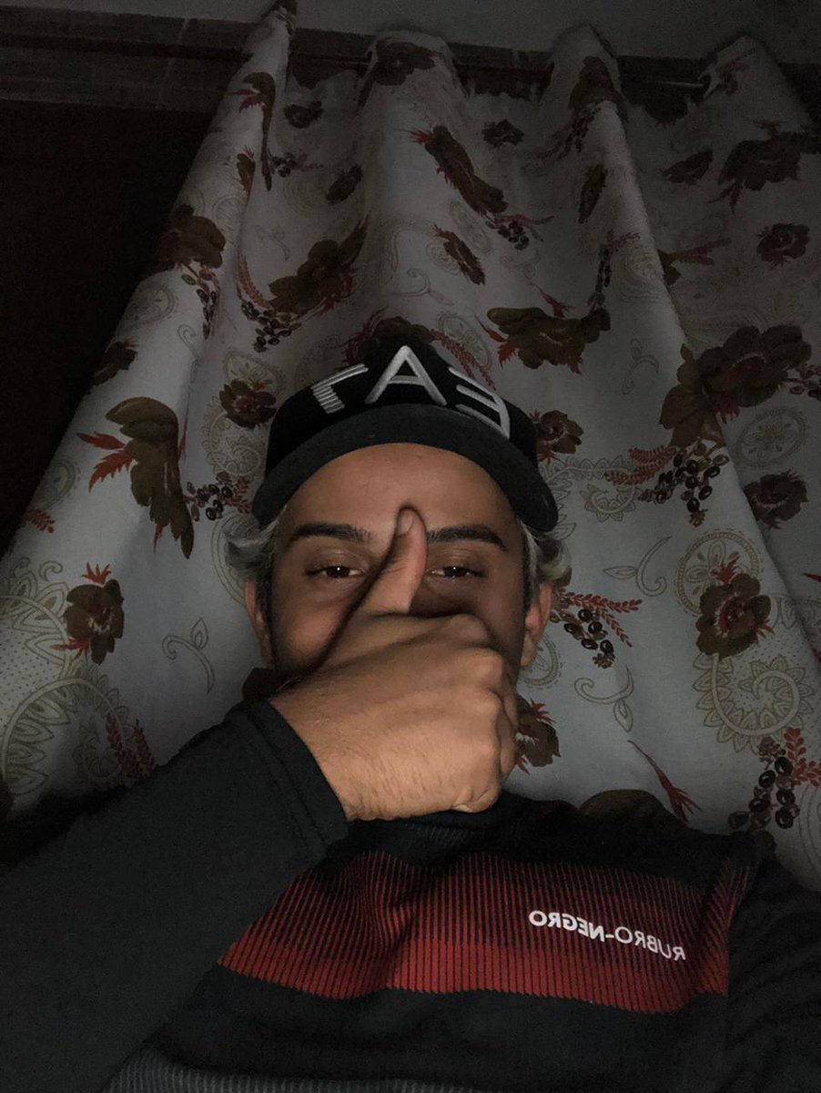 Não rendo pra ngm, por isso vários me odeia.. 
papo só.🧠👑❤️