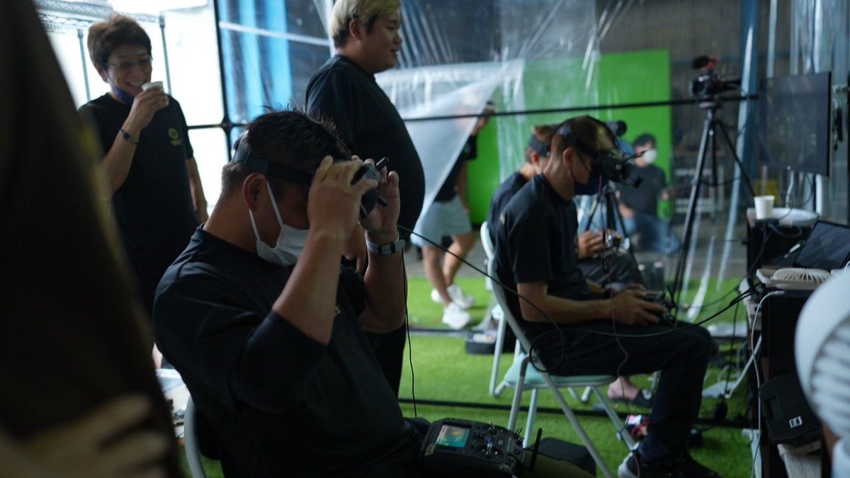 確実にみなさん上達している。
FPV撮影や自作することを通じて撮影だけじゃなくエンタメや産業にも活用できる未来を見れるのがやっててとてもおもろい。
第二期も続々と確定！20代から70代までいる！いろんなバックボーンの方々がこれを身につけた時どんな新しい価値が生まれるのか楽しみだ😌