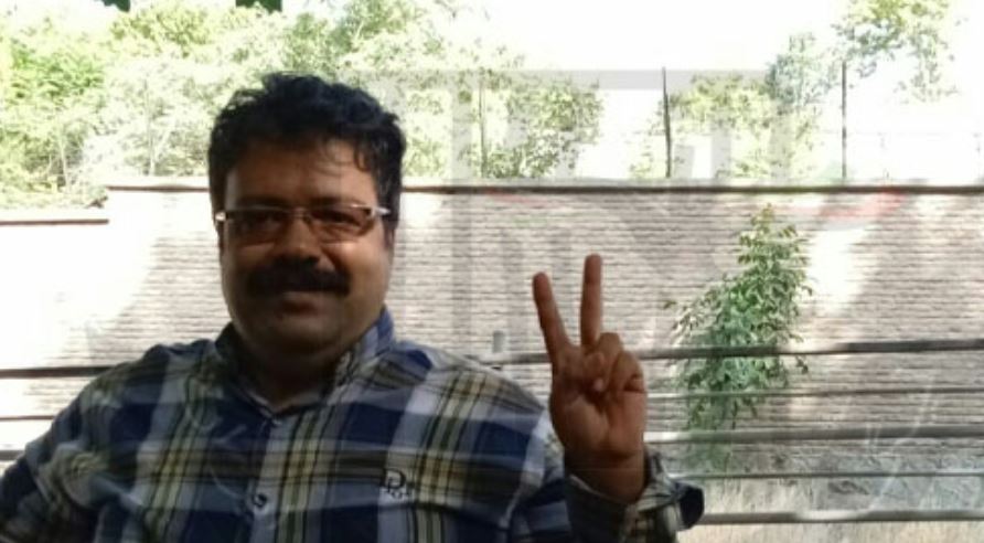 ShdhWtn's tweet photo. #زندانی_سیاسی #محمد_خانی که از ۱ تیر ۱۴۰۱ در بند ۸ زندان اوین است واز بیماری «لوپوس» ناشی از اختلال در سیستم عصبی رنج می‌برد وبا وجود دو حمله شدید در سیستم تنفسی که موجب خفگی و سرفه های شدید میشود، از درمان محروم است. https://t.co/IJzUOUe8g8