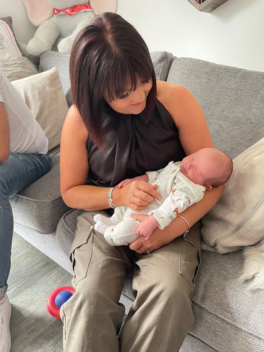 _FionaDearing_'s tweet photo. Great Auntie Fe and Uncle Mike meet Sonny 🤩.. what a beautiful, precious time welcoming our great nephew into the world .. our future💙 welcome to the world Sonny x https://t.co/rf3ITZHbOu