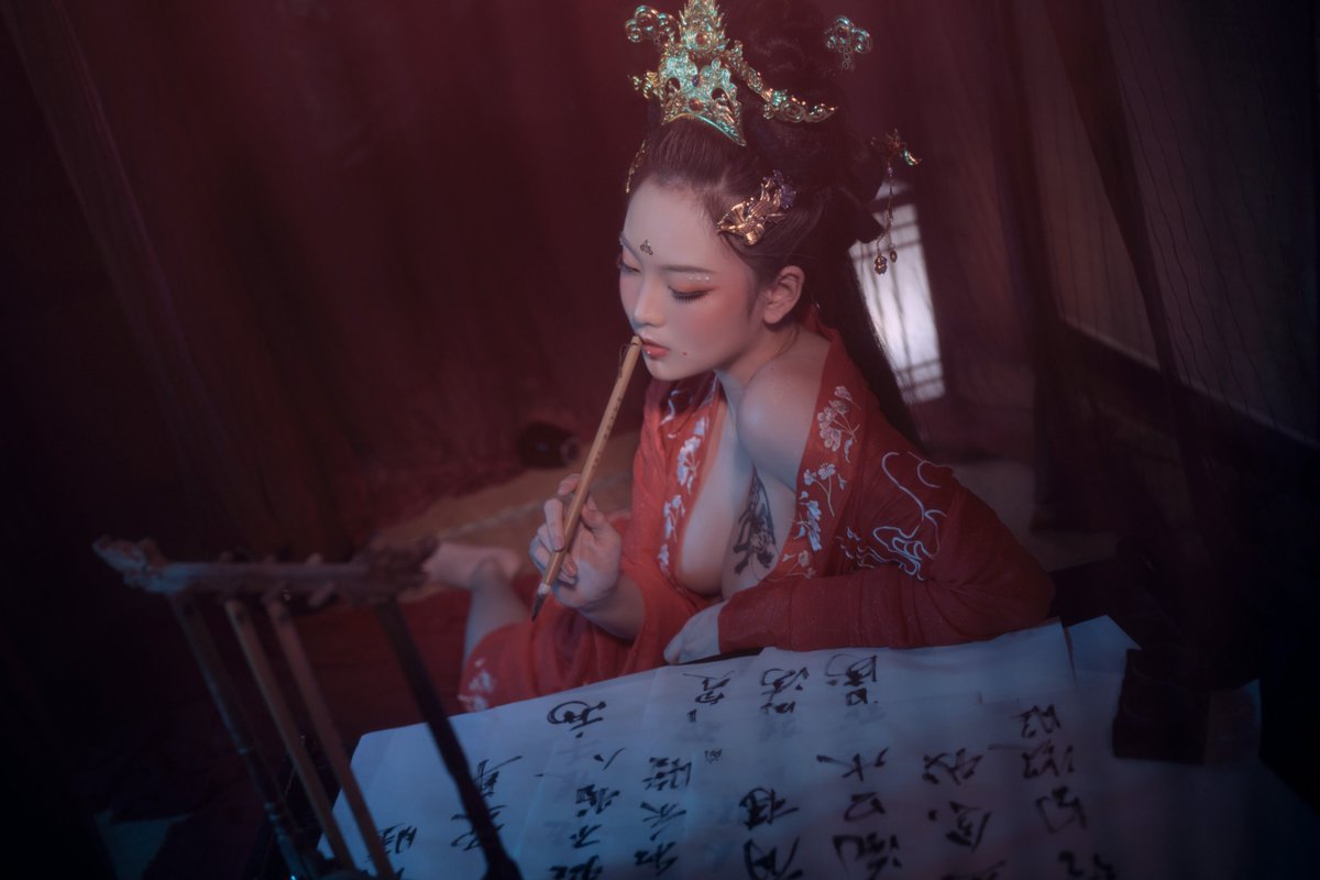 Sanshlya's tweet photo. 好骚好美，作锁屏壁纸了真的很���
#汉服美足 #古装风 #骚货 #母狗调教 #反差 https://t.co/tJwMQ6S162