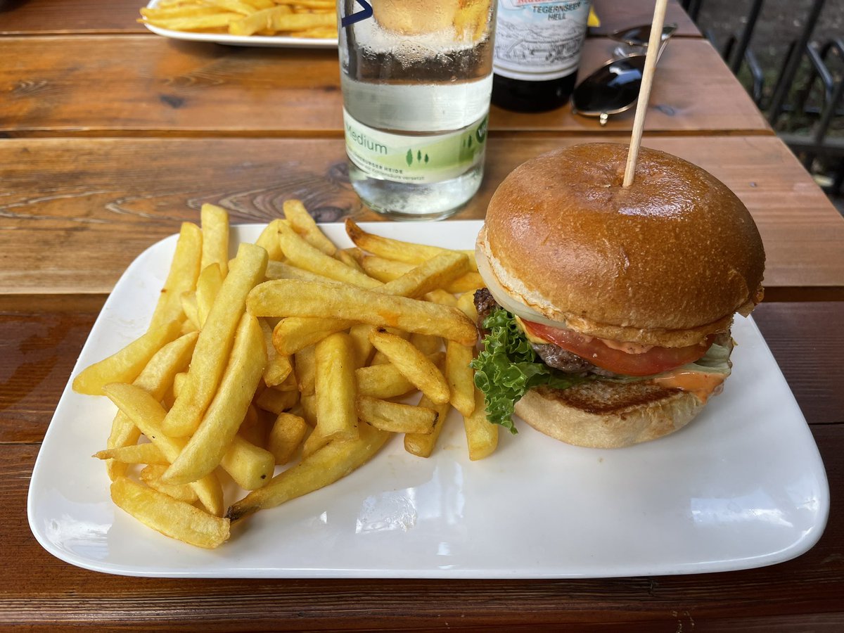 aleeeksch's tweet photo. Netter Tag in München mit @xquryn und @Daniel_prv https://t.co/U3wqpmzBWp