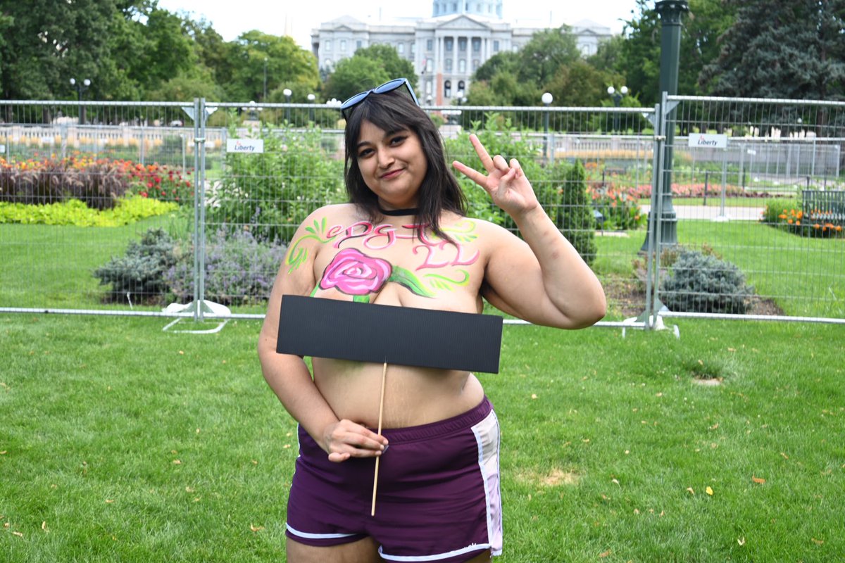 KatabelleVA's tweet photo. #Denvergotopless #DGT2022 #freethenipple #genderequality #YesItsLegal 
#freedom #denver #boobies #DenverGoTopless2022 #bornnaked   #DGT #Equality #Colorado https://t.co/KbrtT1Sylm in Sep 2019 it became legal in 5 states for women to go topless in public, including Colorado. https://t.co/BayLDxwZh5