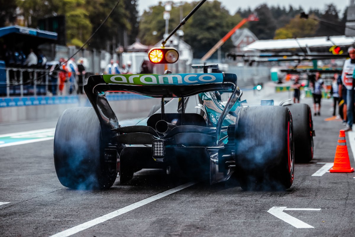 AstonMartinF1's tweet photo. Tyre warm-up: a short story...

#F1 #BelgianGP https://t.co/cGLIWlNyvm
