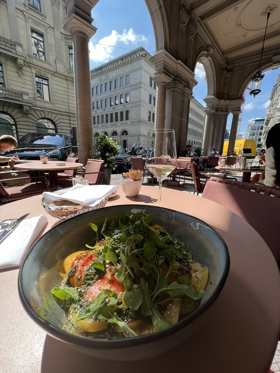 laurabartlett0's tweet photo. Drinking a glass of the finest wine, soaking up the sun in Zurich and feeling so grateful for this thing I get to call life #LifeofLaura https://t.co/P4WQUXpa6e