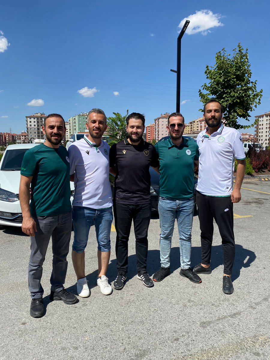 EVİMDEN ÇOK UZAKLARDA
YEŞİL BEYAZ UĞRUNA DÜŞTÜK YİNE YOLLARA
CANIMIZ FEDA ARMANA!

Çilli 3. Etap yollarda.
#Nalçacılılar #Konyaspor