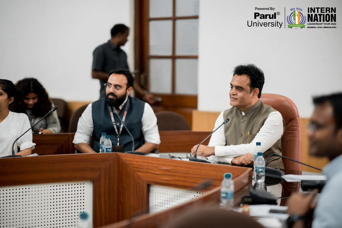 ParulUniversity's tweet photo. Dr C. N. Ashwath Narayan interacted with our students who are on @csindiaa’s InternNation tour powered by Parul University. During his address, he talked about how India will influence the world in the future. 
#ChhatraSansad
#InternNation
#ashwathnarayan https://t.co/8TR69CUFuP