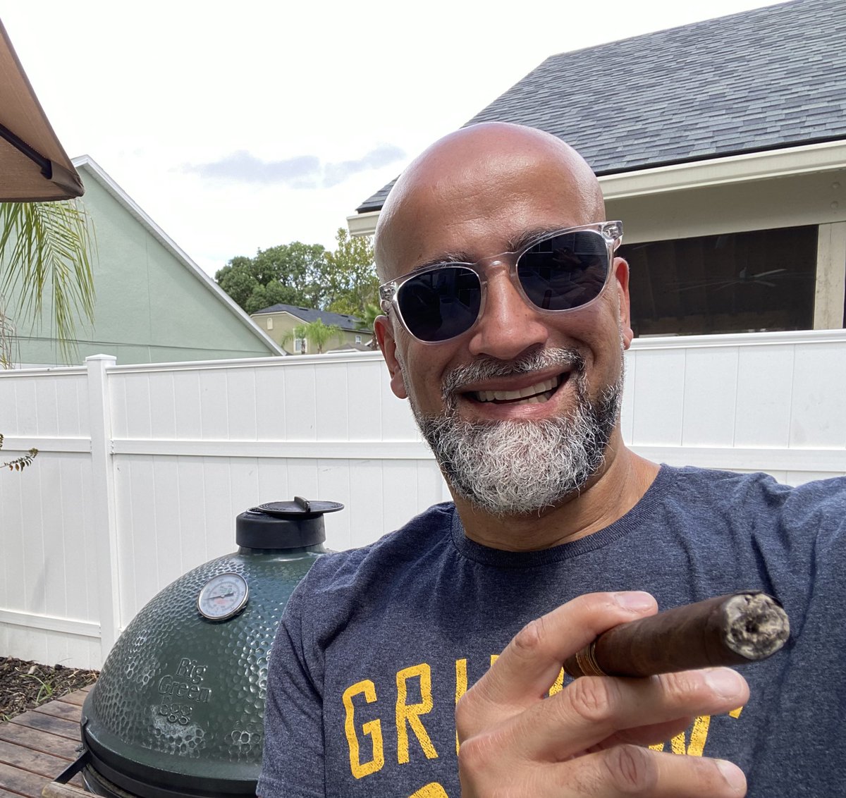 baldboricuausa's tweet photo. Smoking ribs and a cigar. #biggreenegg #cigarlife #nicarustica #backyardchillin https://t.co/sHQ3ir9yif