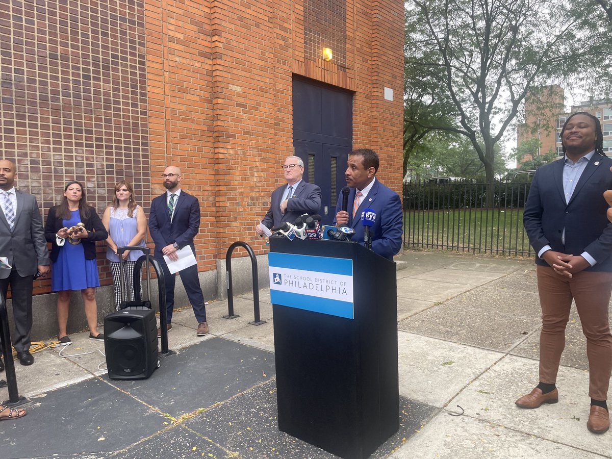 newskag's tweet photo. “We think of this as our Super Bowl,” ⁦@watlington_sr⁩ says of #phled’s first day. #ringthebellPHL https://t.co/zewv1t9cwy