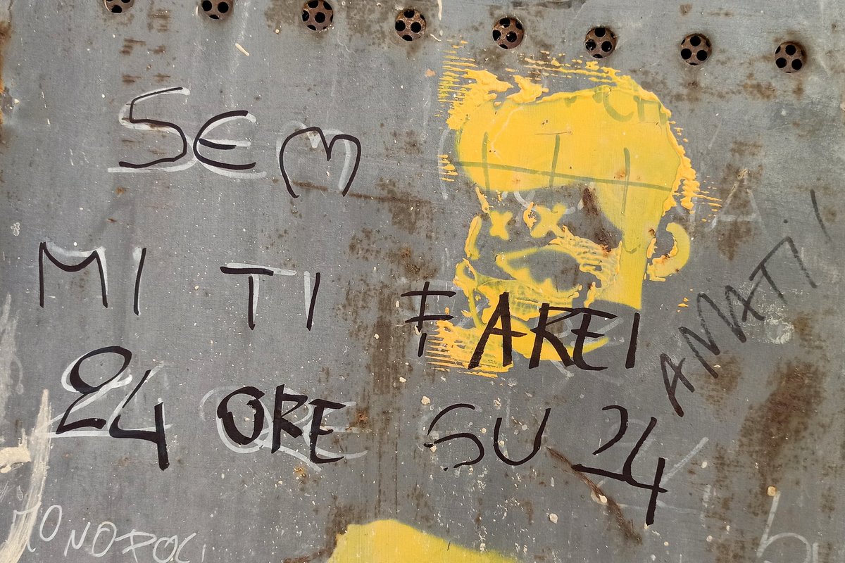 Rob_accia's tweet photo. "seee, ciaoo core"
#fotine
#scrittebrutte https://t.co/iq2Ke4hkD7