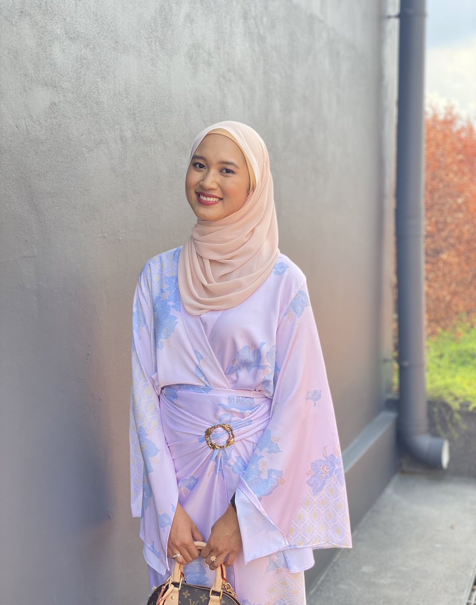 Nampak <a href="/aidarazman/">aida</a> pakai kimono ni haritu cantik gila! First time jumpa kimono yang hijab friendly macam ni.

Jimat sebab you boleh buat banyak style; formal or casual style &amp; wear it for any occasion. And the best part is you can make it as a beach dress too! 🥺♡