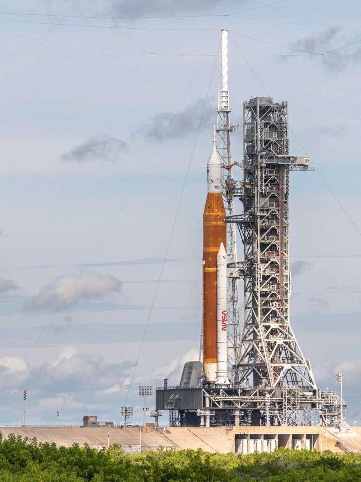 Miren esta belleza? Se llama Artemis I. Y si hoy todo sale bien será lanzada al espacio en los proximos minutos. Cuando el ser humano quiere, realmente, puede hacer cosas maravillosas. <a href="/NASA/">NASA</a>
<a href="/CNNEE/">CNN en Español</a> <a href="/NASAKennedy/">NASA's Kennedy Space Center</a> el regreso del hombre a la luna.