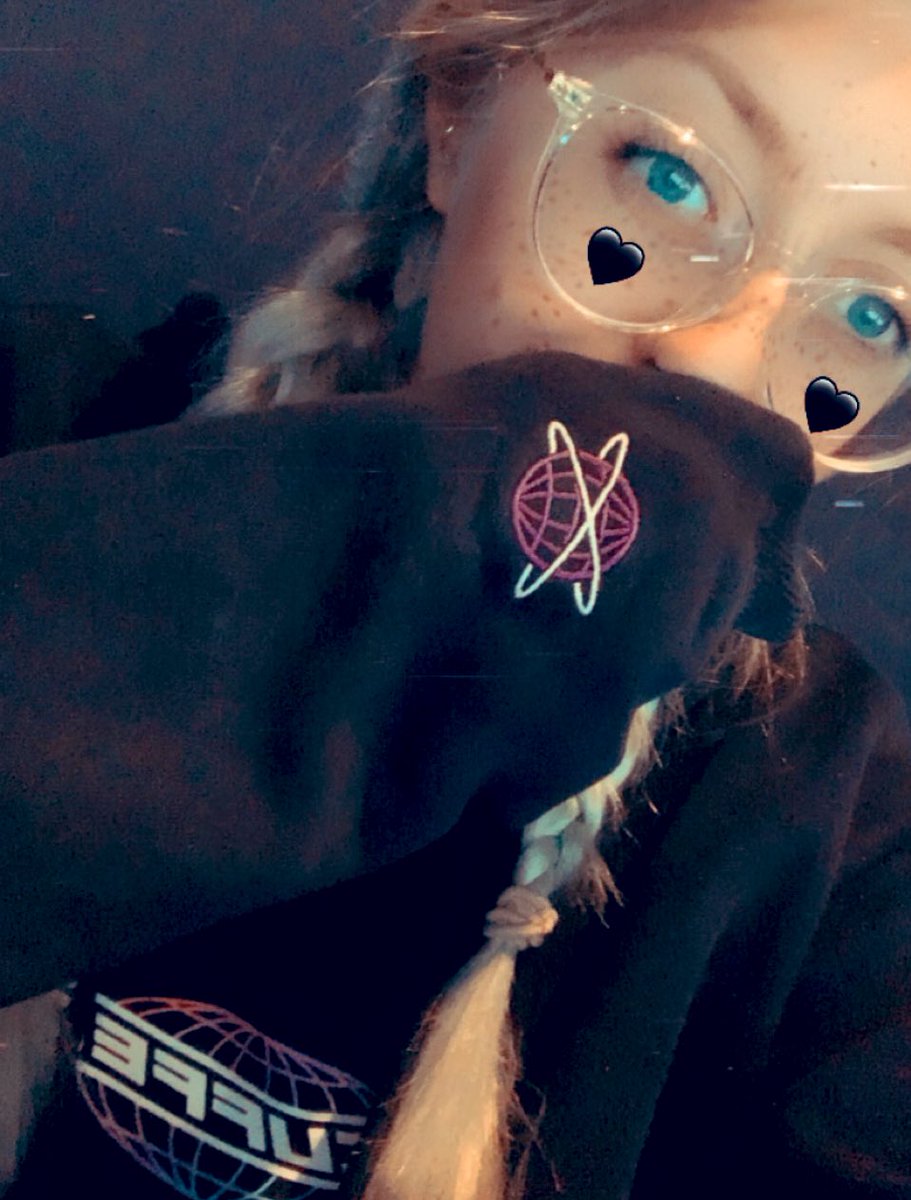 ShesGoodenough's tweet photo. Celebrating the @Misfits uploading again 💜🖤 https://t.co/XgciWy5AvO