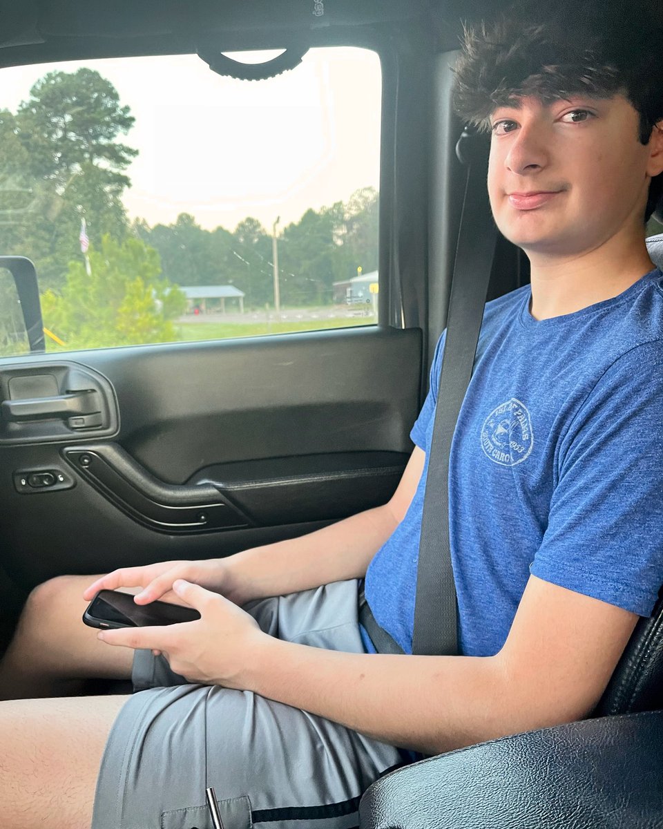 mrsashoo's tweet photo. Happy first day of sophomore year to my buddy! Love you! ❤️ https://t.co/r2xD2YmpSx