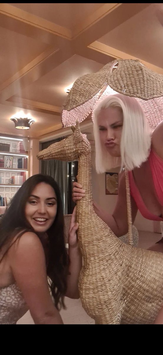 dropthattrash's tweet image. When the hotel perfectly fits your aesthetic