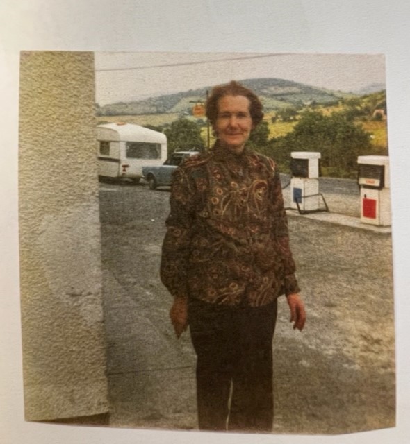 DiscoverTermon's tweet photo. History of Gracie's Shop
"Gracie's shop has been part and parcel of the Termon community for 120+ years. 
It first opened in the early 1900's by John McCafferty and taken over by Gracie McCafferty in the 1940's

More pics to follow
#Graciesinphotos #DiscoverTermon #localbusiness https://t.co/BZSvcdhmHH
