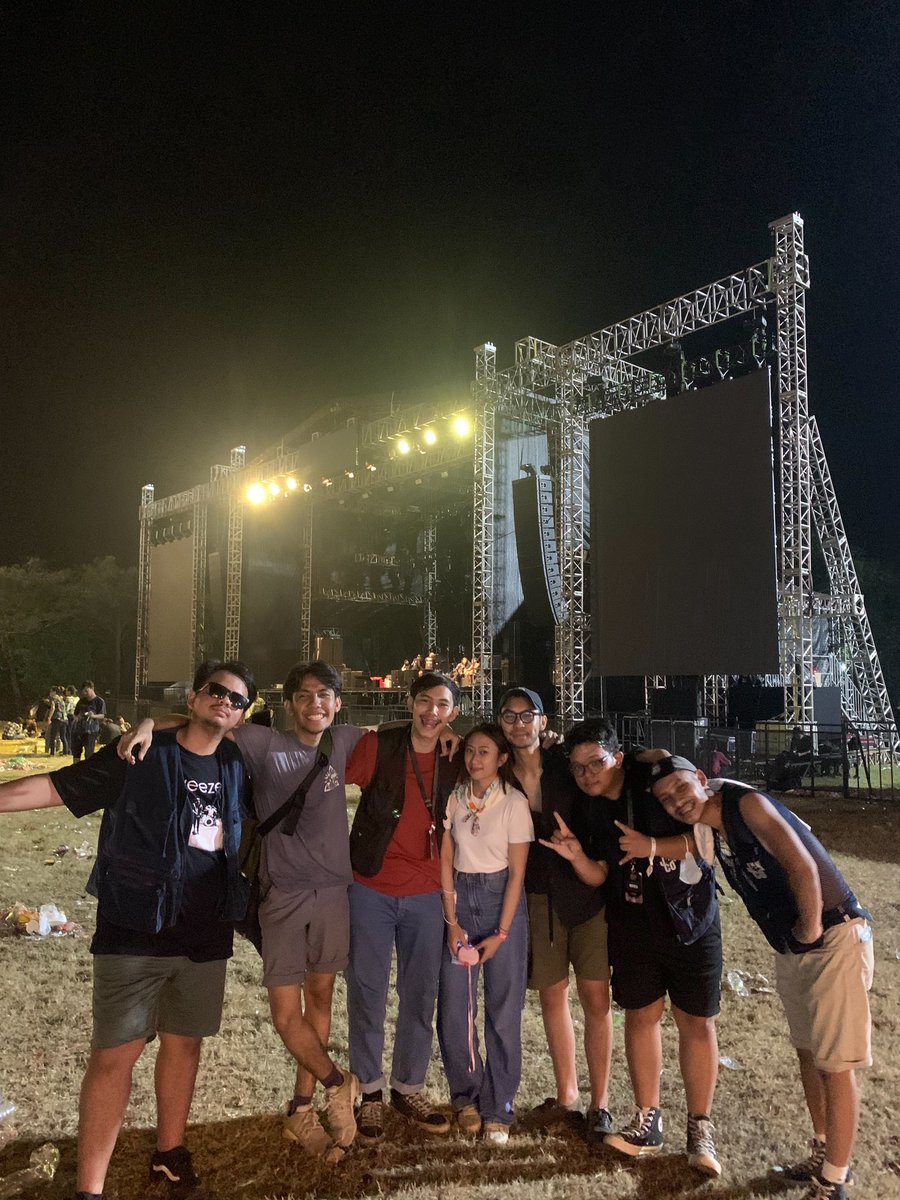 fathansmdr's tweet photo. Day 2 soundspro, gokil seru abiss. Walaupun harus menginap di tempat yang sangat bagus dan kasur yg sangat empuk. Lain kali lebih bronx lg lah nginepnya @raihansoleiman @MpRafi @ciro_danuza @xhildishhh @soerosemito https://t.co/C1CSjjL4Xa