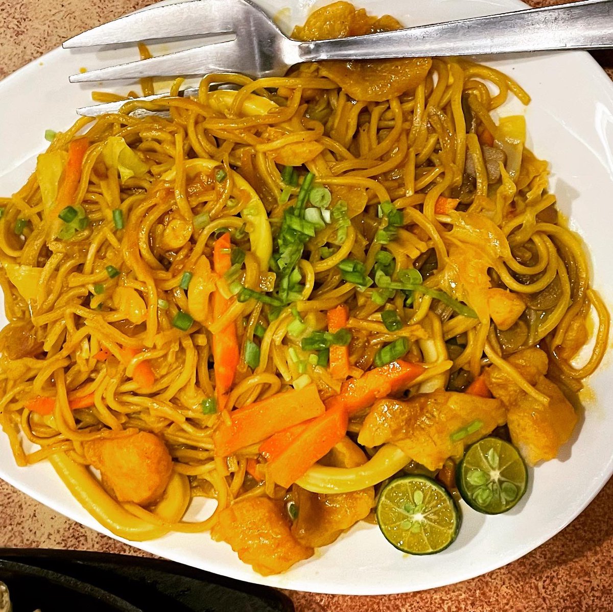 eatchlavitsef's tweet photo. Seafood Pansit Canton #maxs https://t.co/XzbzWEnSyM