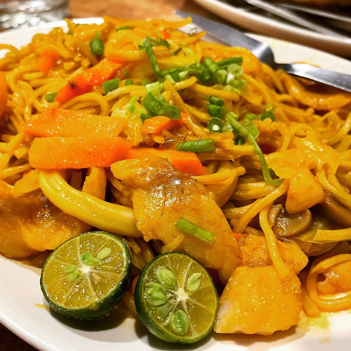 eatchlavitsef's tweet photo. Seafood Pansit Canton #maxs https://t.co/XzbzWEnSyM
