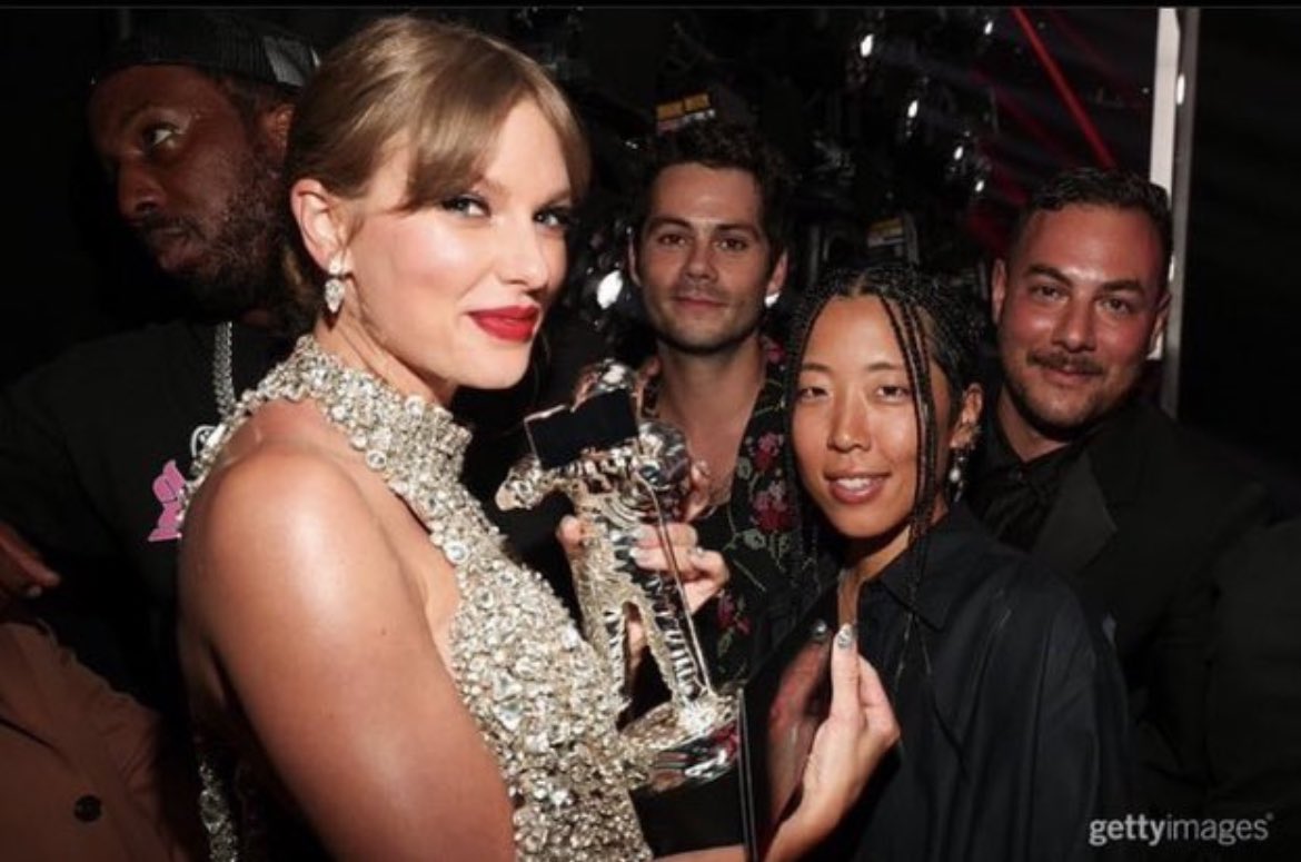 lovingemwasred's tweet photo. Last night was a great day for annoying people https://t.co/sEW1AyFRVM