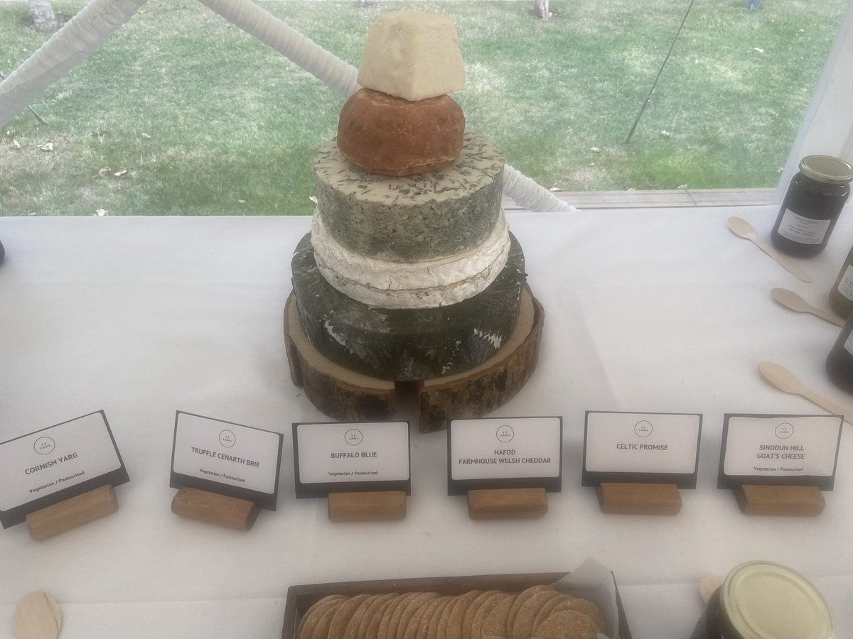 JamesBrownsarmy's tweet photo. Most amazing wedding day to @jordannamd and awesome cheese cake from @tycaws with @innercitypickle chutneys and pickles. @JoeBangles11 how does it rate? https://t.co/o8saGLXlGf