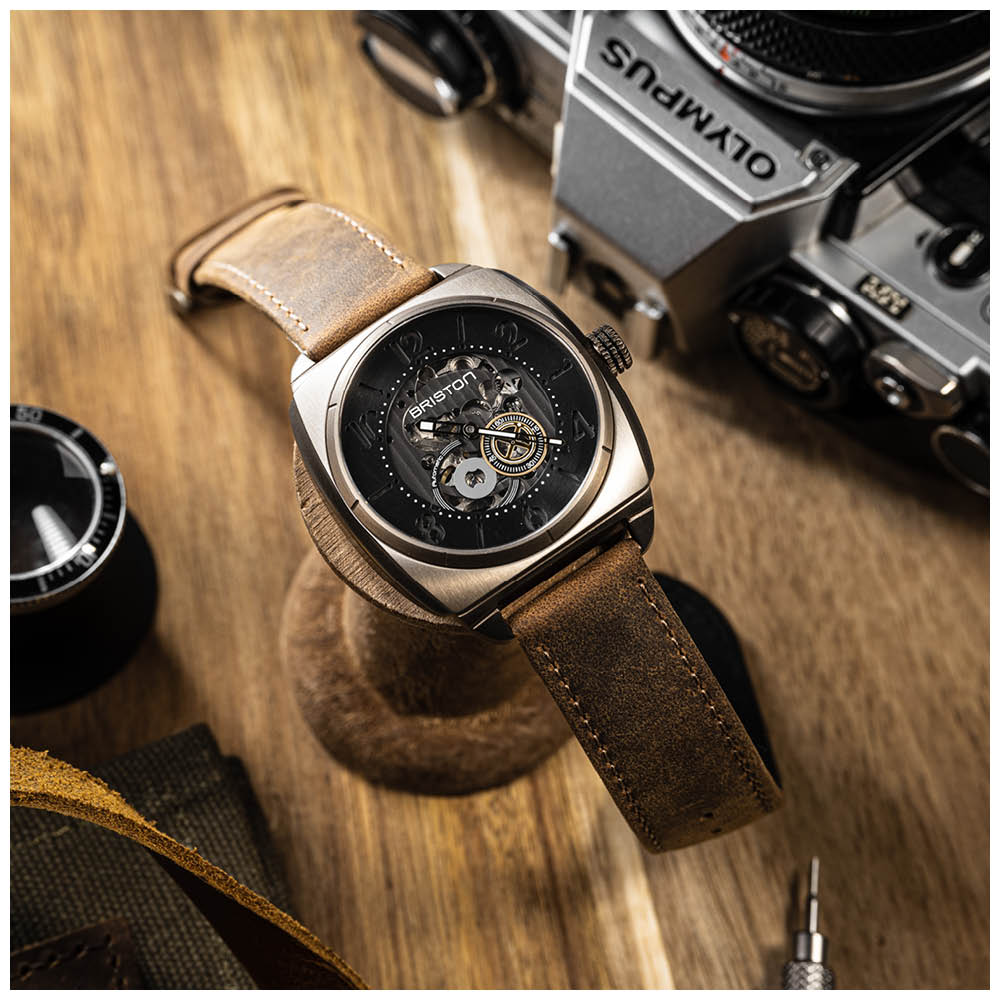 BRISTONwatches's tweet photo. Watch of the day by @_griffin_visuals_
⌚ Streamliner Skeleton khaki steel
#mybriston #briston #bristonwatches #montre #watch #watches #streamlinerskeleton #furtive #itwatch #menstyle #fashion #automaticwatch #automaticmovement #watchesofinstagram #khaki #steelwatch https://t.co/nPAhlEpz9A