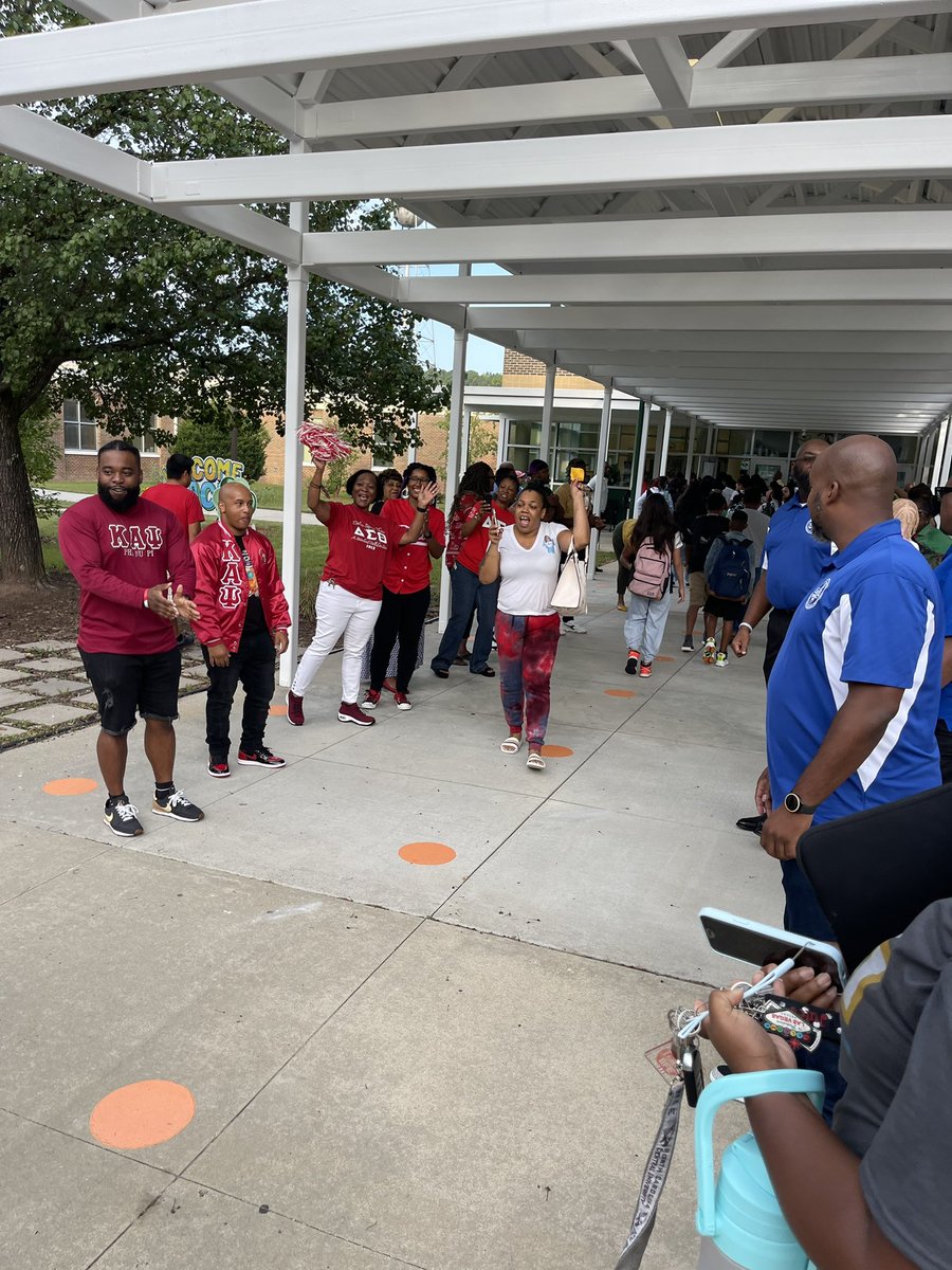 Happy First day!! Special shout-out to our community for showing up &amp; out for our students as they entered the building! #WeAreNeal #ProtectTheNest #ANewEra <a href="/MrTCovington/">Terrence Covington</a> <a href="/ne1smilez/">Nicole Coley Edwards</a> <a href="/tawandahedgspe2/">Tawanda Hedgspeth Ed.S</a> <a href="/cwbarringer/">Corey W. Barringer</a> <a href="/pmubenga/">Pascal Mubenga, PhD.</a> @DJonesDPS