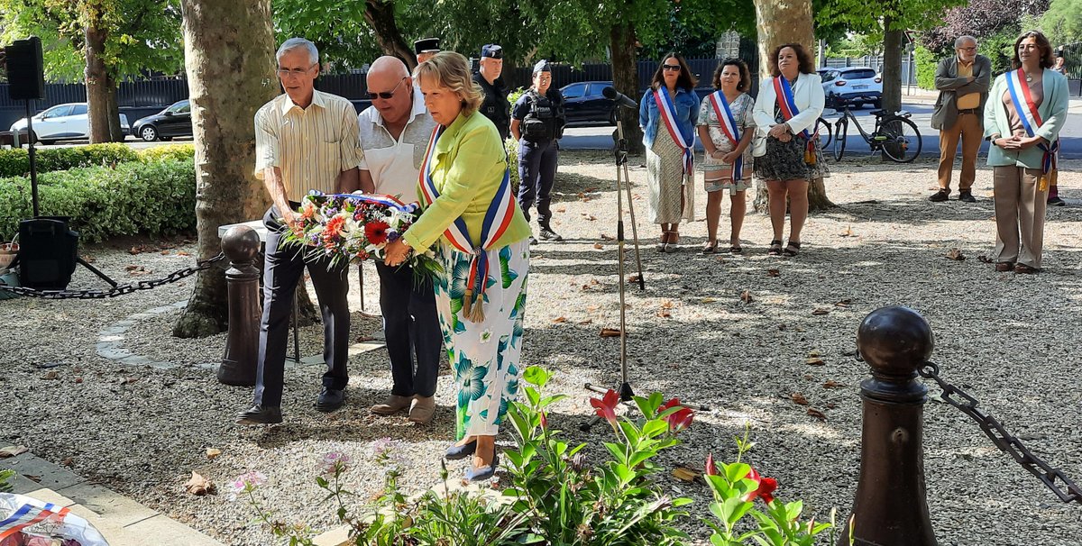 VilleBeauchamp's tweet photo. [COMMEMORATION ] 🇫🇷
📸Retour en images sur la commémoration de la #Libération de Beauchamp, dimanche 28 août. Dépôt de gerbes par Françoise Nordmann, Maire de Beauchamp, de @Cecile_Rilhac et de @LaetitiaBoisseau, ainsi que des représentants des anciens combattants. https://t.co/2gtbc88cLq