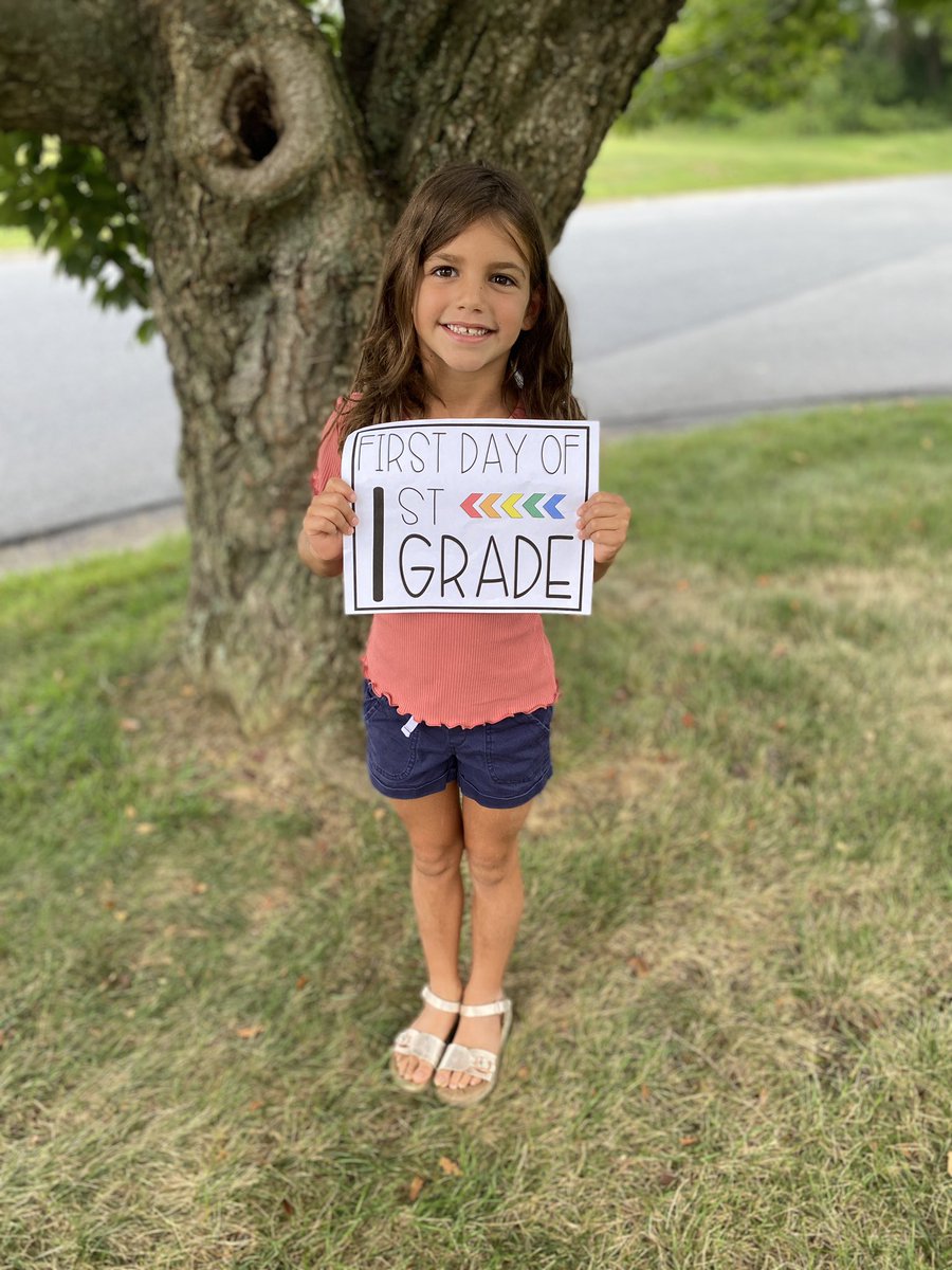 #BASDgrad #BuiltByBethlehem beginning year 1️⃣6️⃣. #BASDproud to send off these <a href="/HanoverBASD/">Hanover Elementary School, BASD</a> Hawks! To all my <a href="/BethlehemAreaSD/">BASD</a> colleagues who are #BuildingBethlehem ~ have a fantastic 2022-2023 school year! 🍎🏫📚